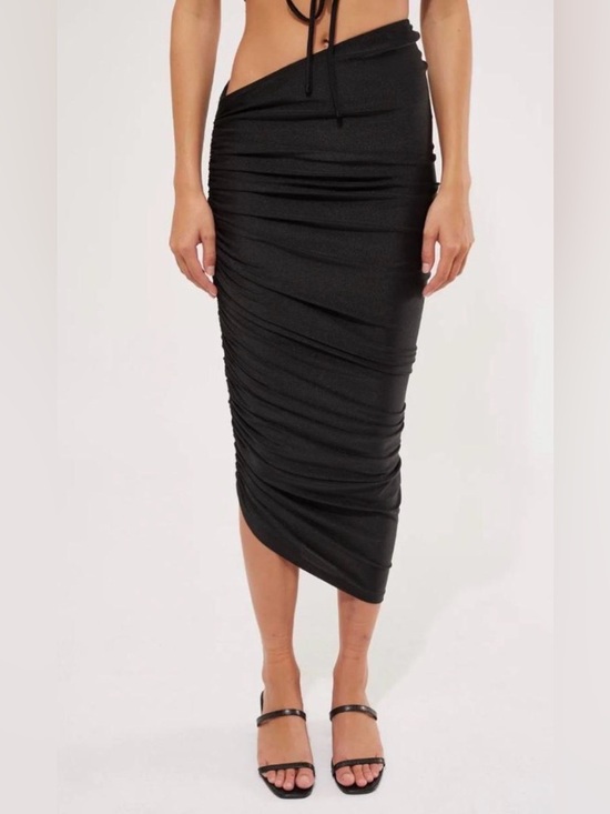 Lioness Dresses & Skirts - Lioness Black Ruched Asymmetric Midi Skirt